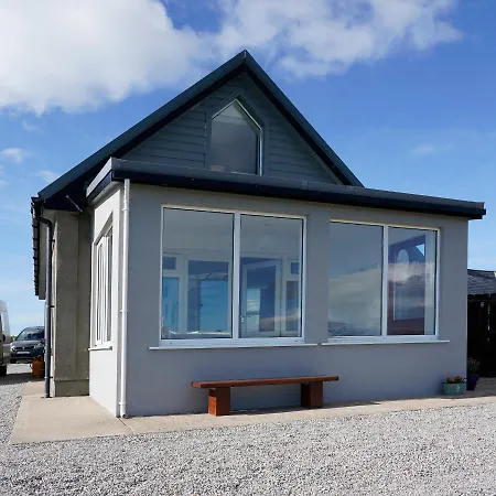 Apartment Stripe Bay